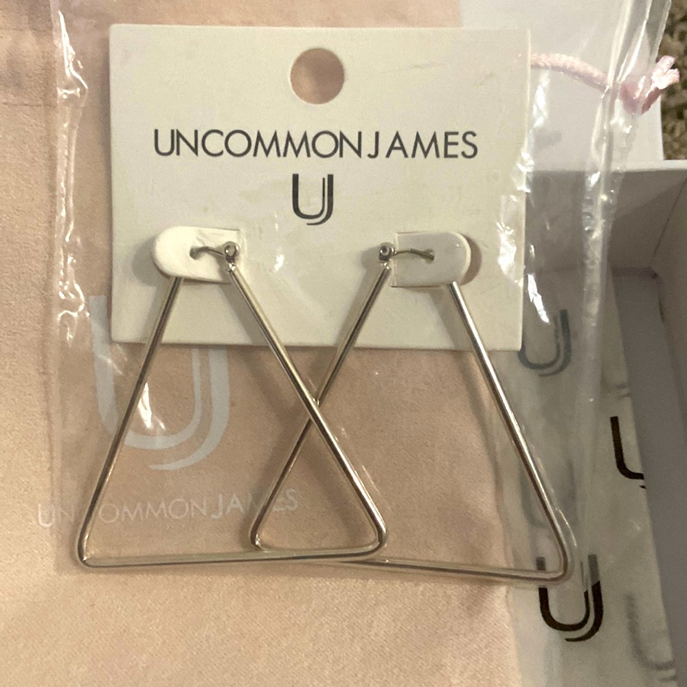 NEW IN BOX UNCOMMON JAMES EARRINGS